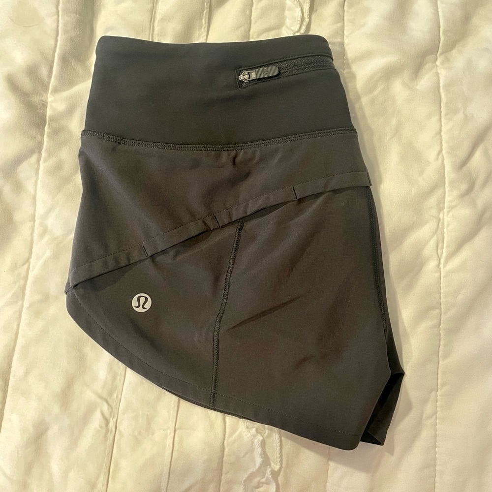 NWOT Lululemon Speed up low rise shorts 2